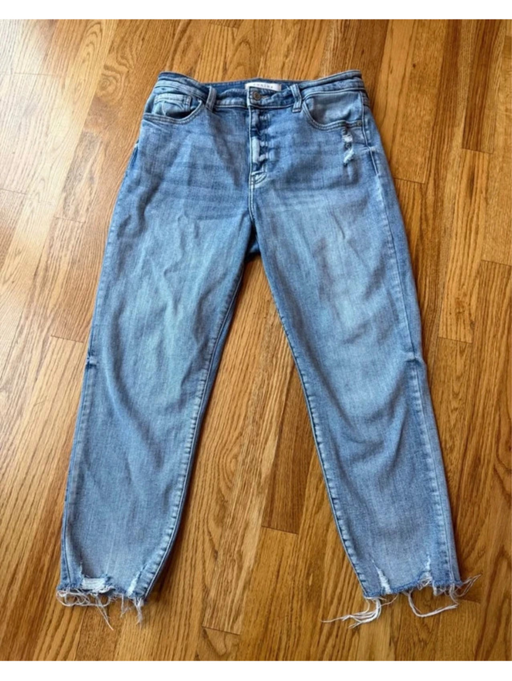 #11 Eunina Distressed Jeans